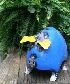 The Birdhouse Chick Large Pig Yard Art